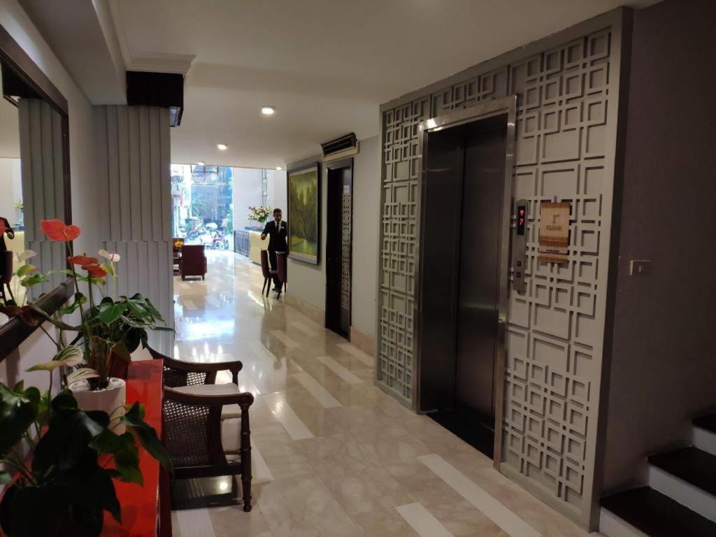 Church Boutique Hotel Hang Trong Ханой Екстер'єр фото