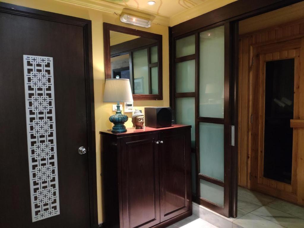 Church Boutique Hotel Hang Trong Ханой Екстер'єр фото