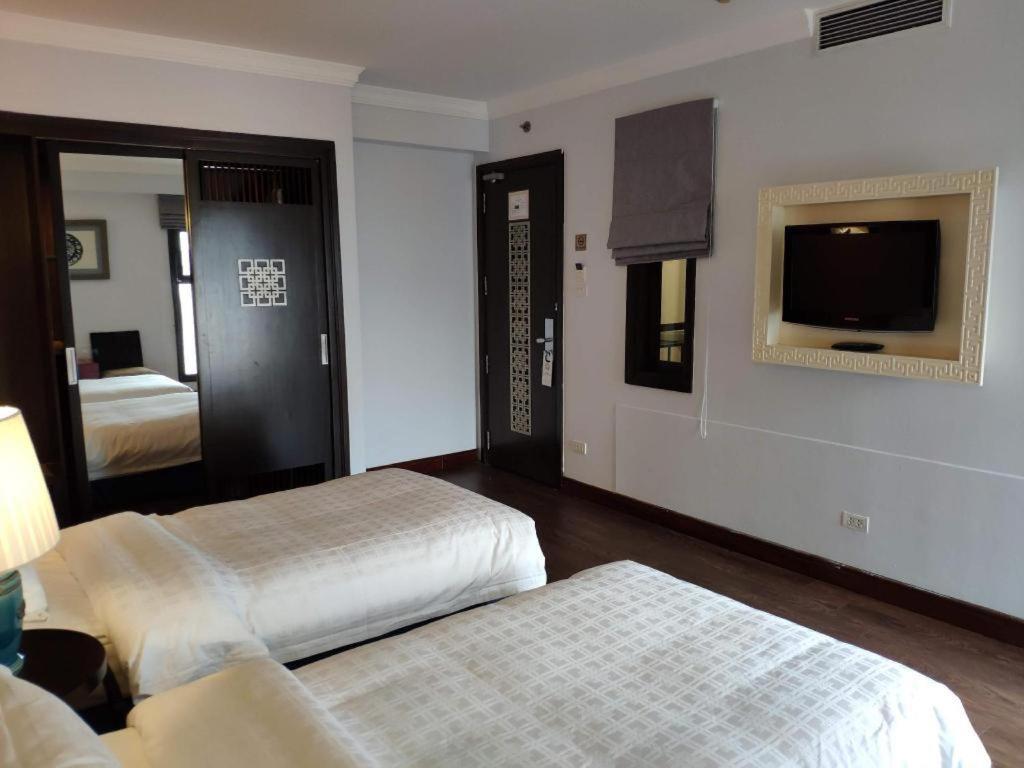 Church Boutique Hotel Hang Trong Ханой Екстер'єр фото