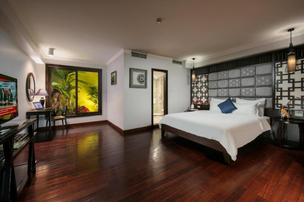 Church Boutique Hotel Hang Trong Ханой Екстер'єр фото