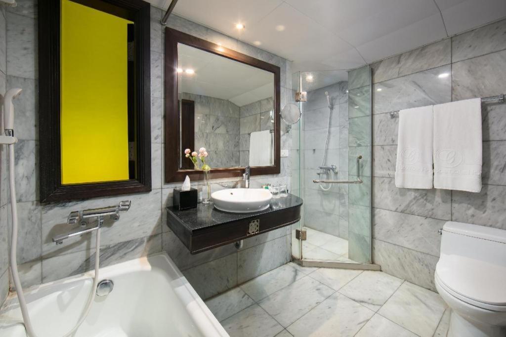 Church Boutique Hotel Hang Trong Ханой Екстер'єр фото