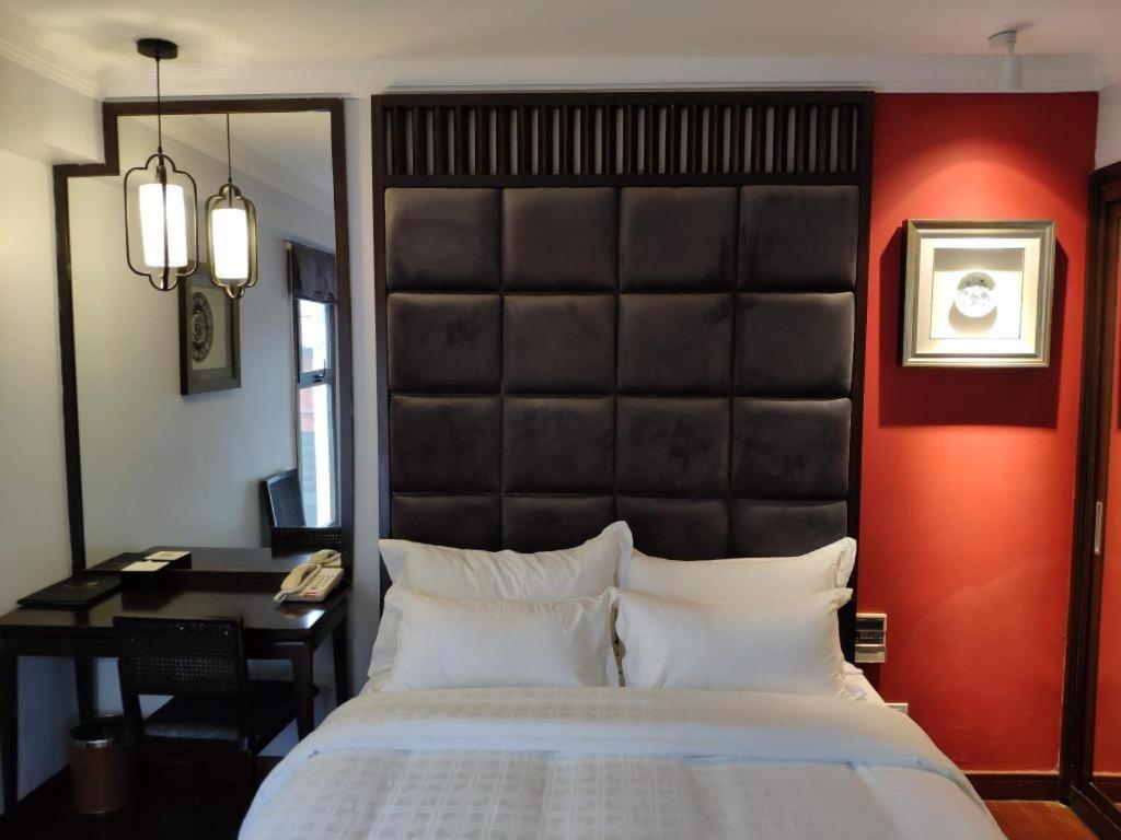 Church Boutique Hotel Hang Trong Ханой Екстер'єр фото