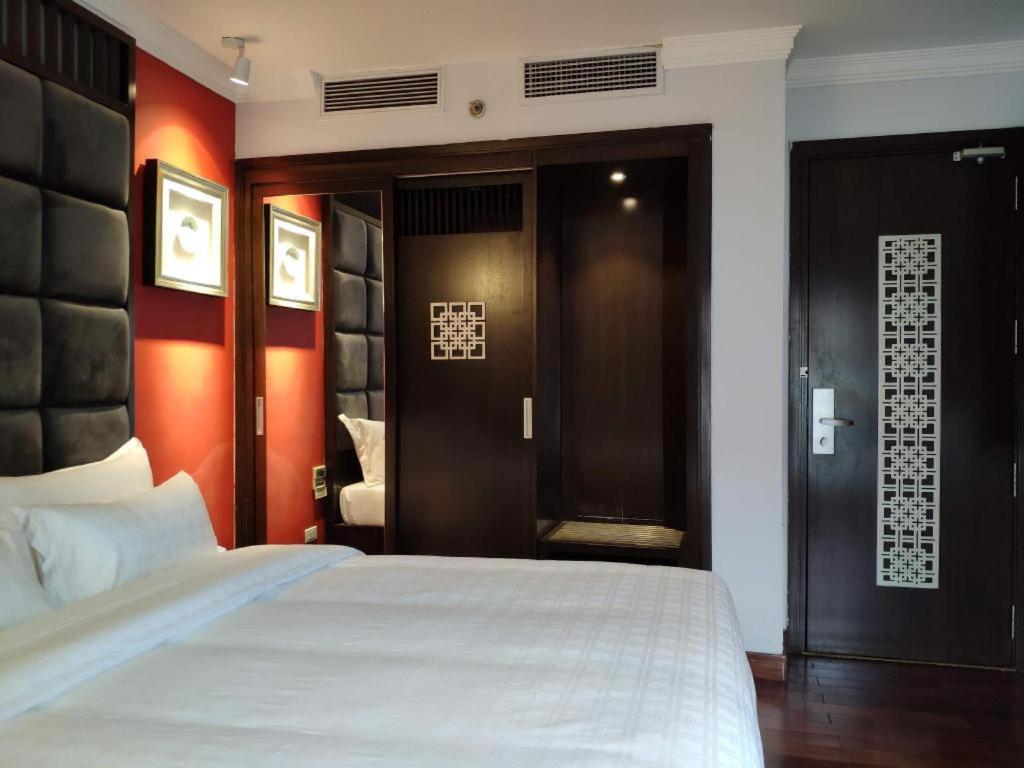 Church Boutique Hotel Hang Trong Ханой Екстер'єр фото