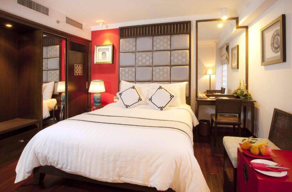 Church Boutique Hotel Hang Trong Ханой Екстер'єр фото